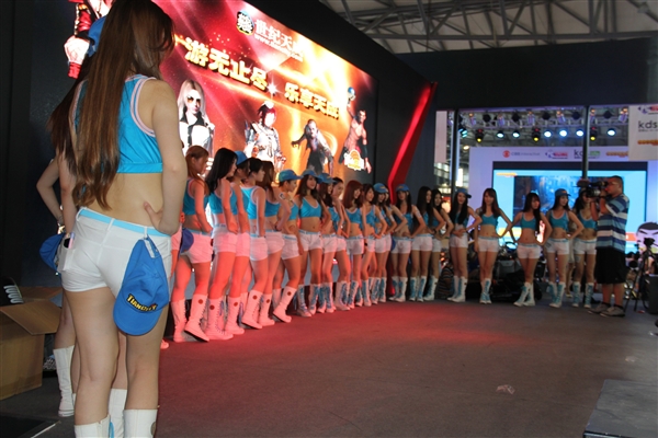 ChinaJoy 2013 走马观花:福利你懂的