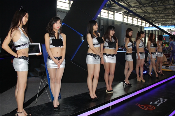 ChinaJoy 2013 走马观花:福利你懂的