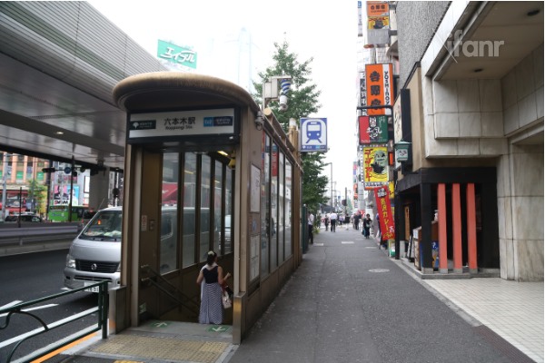 subway station