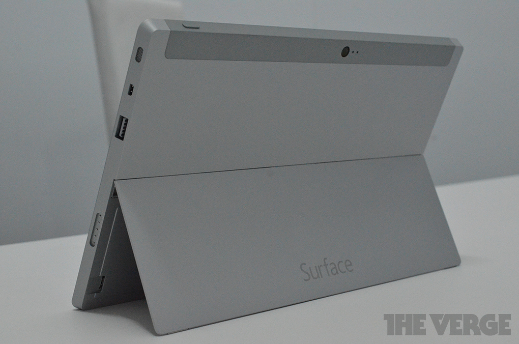 surface2handson99_1020_verge_super_wide