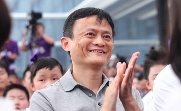 马云回杭州了首次露面捐款 1100 万