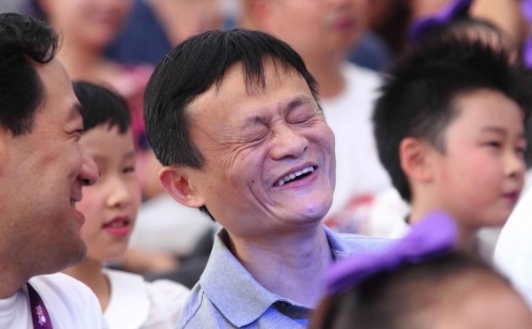 马云回杭州了首次露面捐款 1100 万