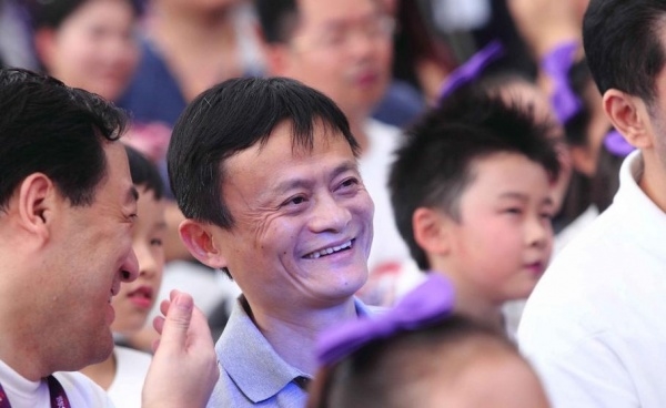 马云回杭州了首次露面捐款 1100 万
