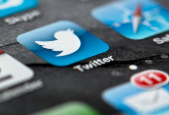 Twitter ĽûԶעû